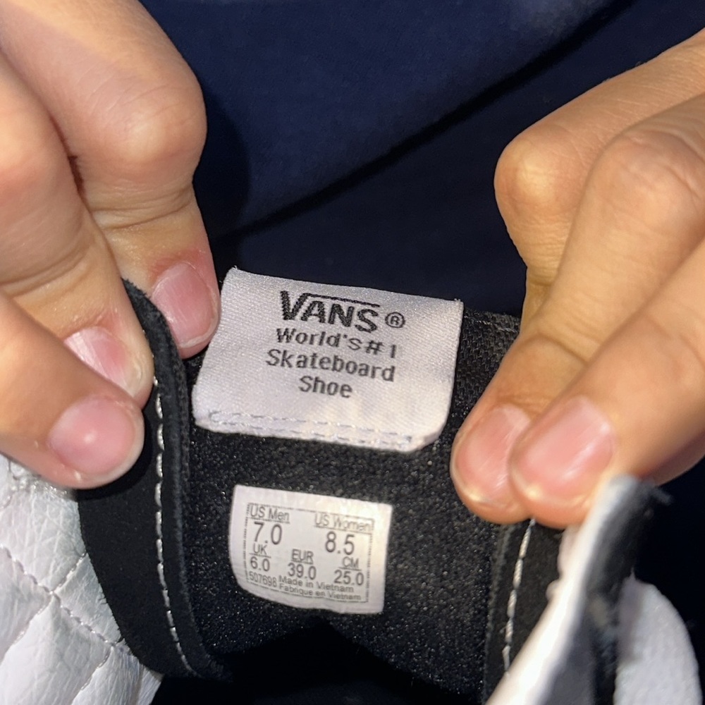 Size seven men’s vans green and black. - Picture 3 of 3